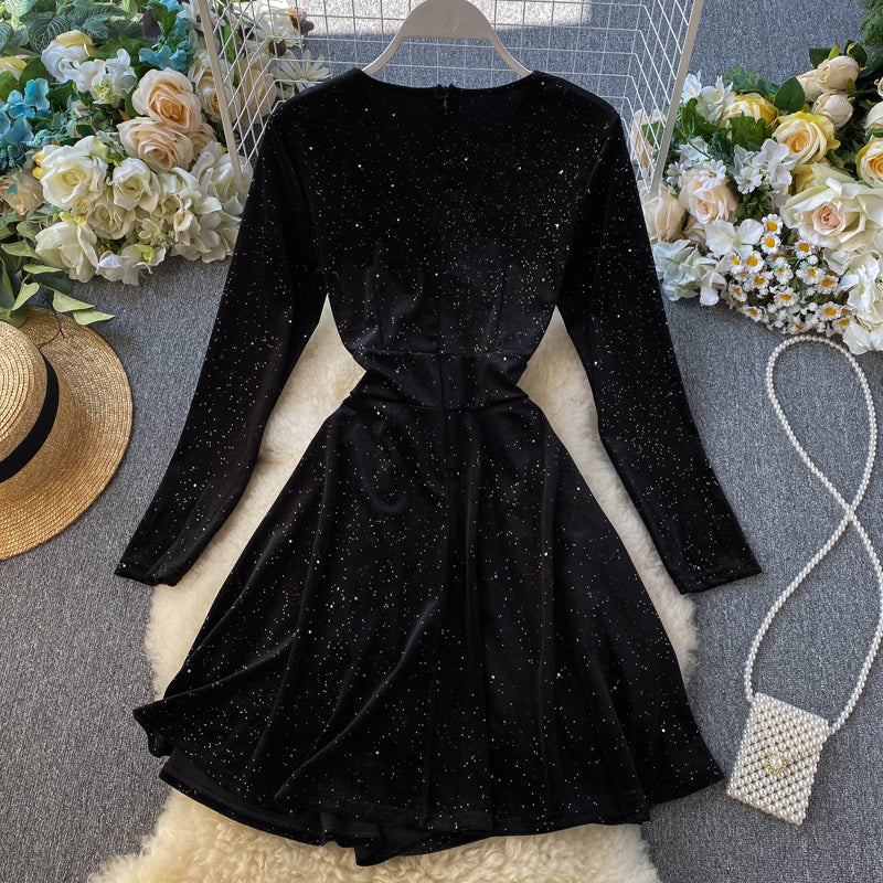 Robe noire à manches longues et col en V, robe tendance RF0306