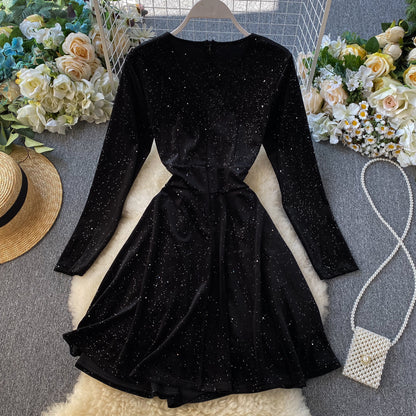 Robe noire à manches longues et col en V, robe tendance RF0306
