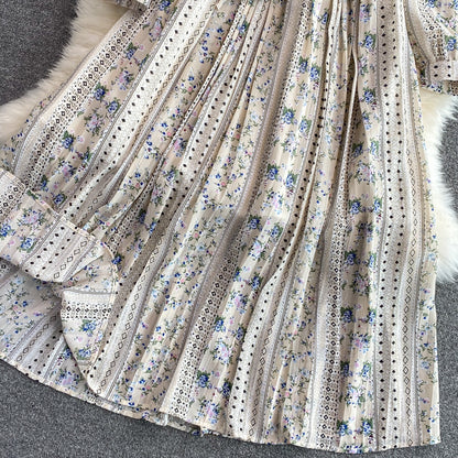 Robe élégante à manches longues et motif floral, coupe trapèze, plissée, RF0285