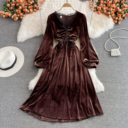 Herbst und Winter Spitzennähte V-Ausschnitt Samtkleid Modekleid RF0278