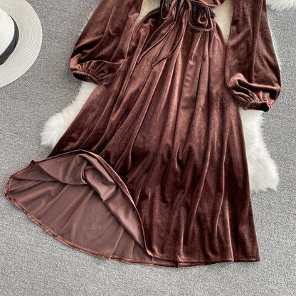 Herbst und Winter Spitzennähte V-Ausschnitt Samtkleid Modekleid RF0278