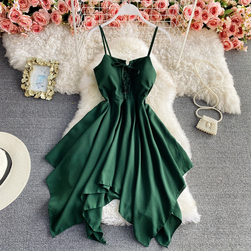 Charmantes, sexy Neckholder-Kleid mit hoher Taille und unregelmäßigem Schnitt RF0273