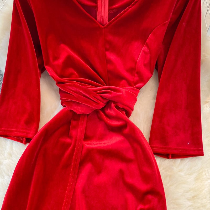 Stilvolles langes Samtkleid mit V-Ausschnitt, modisches Kleid RF0246