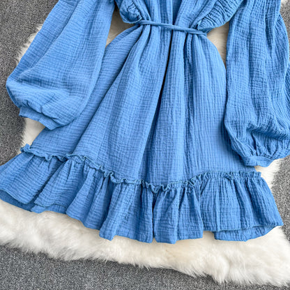 Blaues Langarmkleid mit V-Ausschnitt, modisches Kleid RF0231