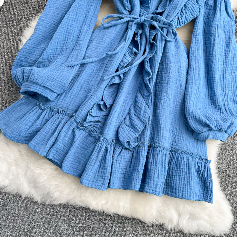 Blaues Langarmkleid mit V-Ausschnitt, modisches Kleid RF0231