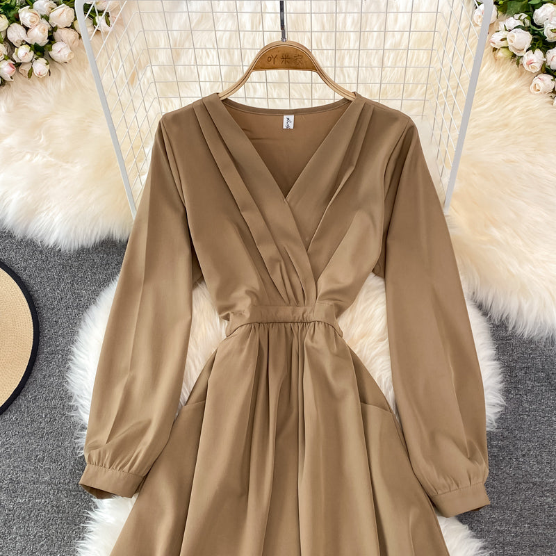 Einfaches Langarmkleid mit V-Ausschnitt, modisches Kleid RF0206