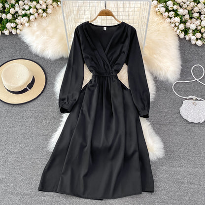 Einfaches Langarmkleid mit V-Ausschnitt, modisches Kleid RF0206