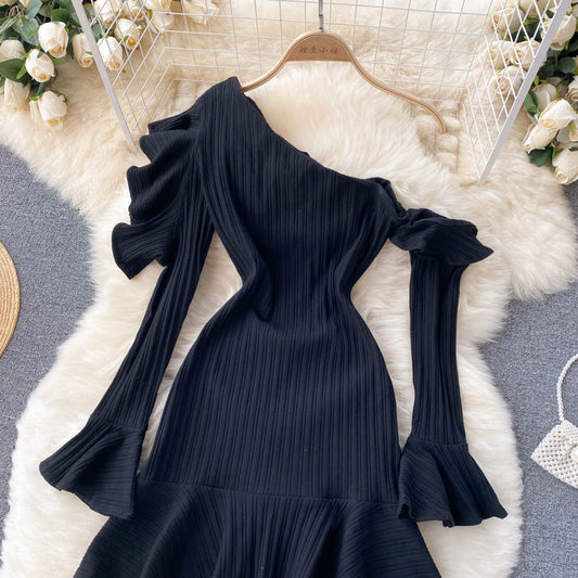 Black One-shoulder Long-sleeved Dress Fashion Dress RF0204