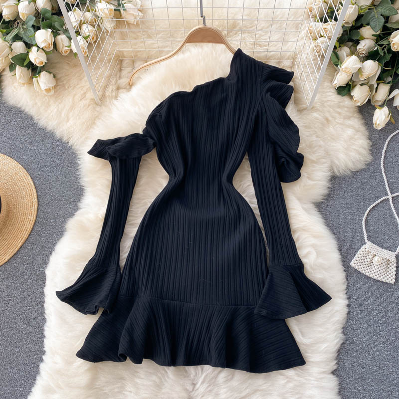 Black One-shoulder Long-sleeved Dress Fashion Dress RF0204