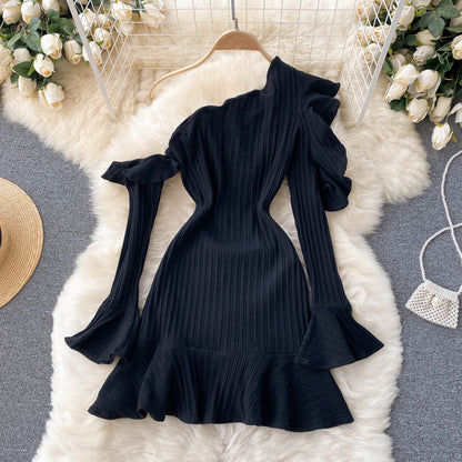 Black One-shoulder Long-sleeved Dress Fashion Dress RF0204