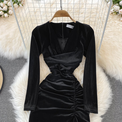 Schlichtes Langarmkleid aus Samt mit V-Ausschnitt, modisches Kleid RF0179