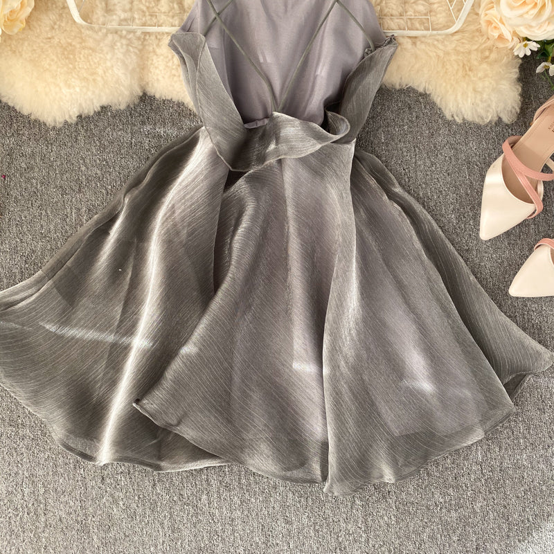 Graues Tüll-Kurzkleid A-Linie Rückenfreies Kleid RF0174