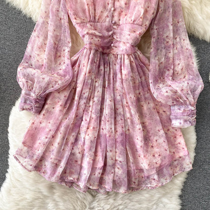 Robe courte fleurie rose à col en V, coupe trapèze, RF0171