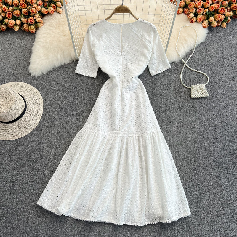 Robe trapèze courte en dentelle blanche à la mode RF0162