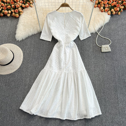 Robe trapèze courte en dentelle blanche à la mode RF0162