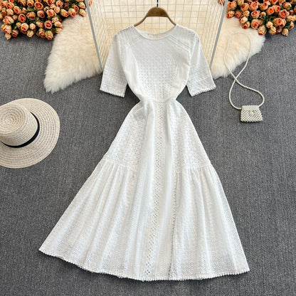 Robe trapèze courte en dentelle blanche à la mode RF0162