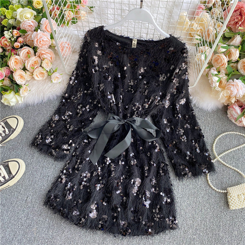 Süße Pailletten Kurzes Kleid Langarm Mode Kleid RF0120
