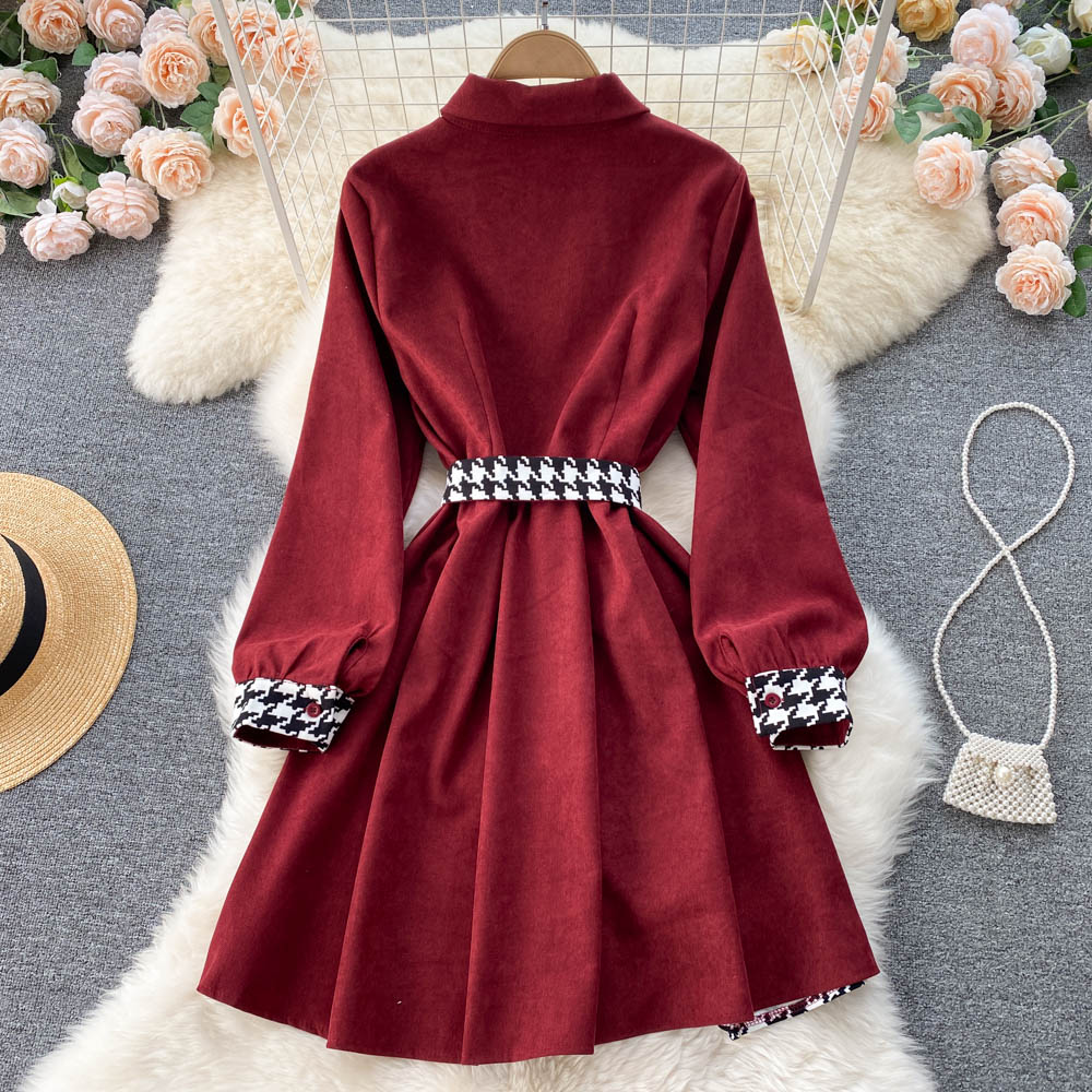 Stilvolles Langarmkleid mit Hahnentrittmuster und Kontrast RF0107