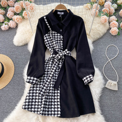 Stilvolles Langarmkleid mit Hahnentrittmuster und Kontrast RF0107