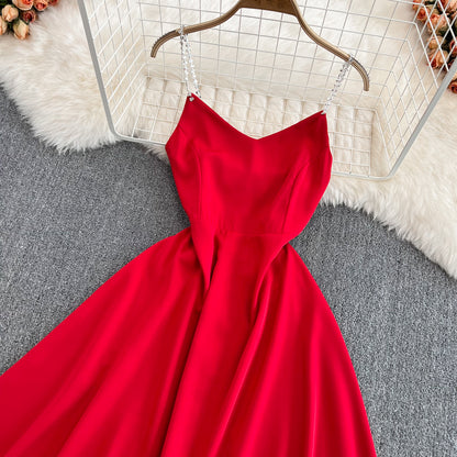 Einfaches kurzes Kleid mit V-Ausschnitt, modisches Mädchenkleid RF0082