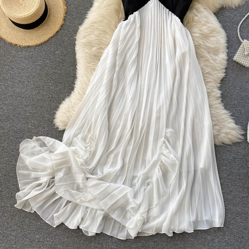 Robe courte simple à col en V, robe tendance RF0036