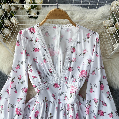 Robe blanche à manches longues et col en V, motif floral, RF0009