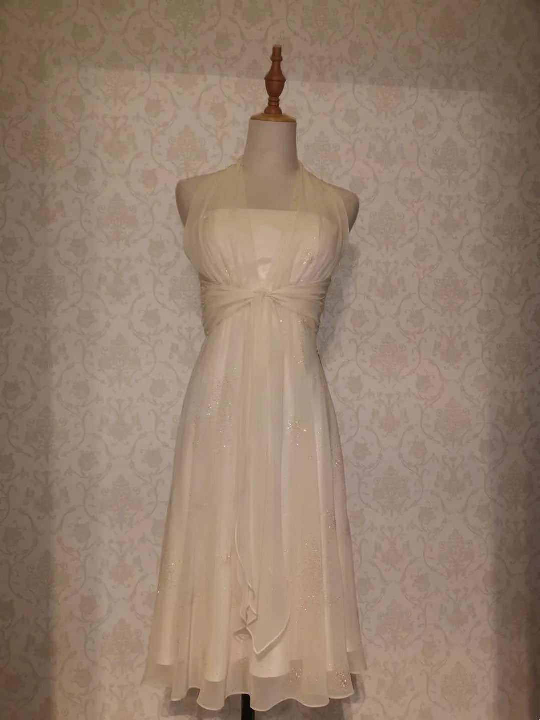 Vintage A line Halter White Chiffon 12th Grad Knee length Aesthetic Look Homecoming Dresses RB4300