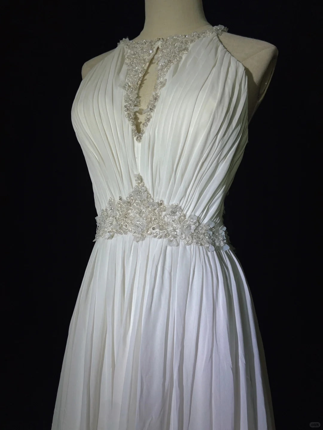Robes de mariée romantiques ligne A en mousseline de soie avec cristaux perlés Robe de mariée longue blanche N3405