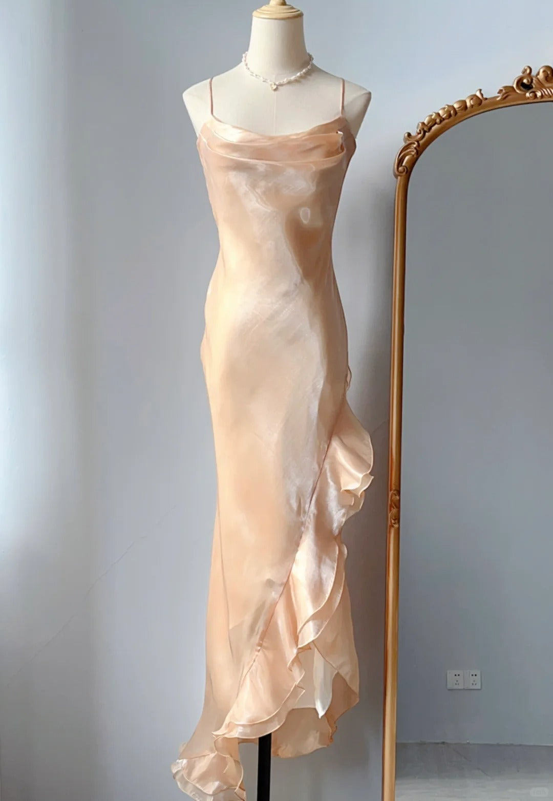 Vintage Prom Dresses Mermaid Spaghetti Straps Gold With Ruffles Sleeveless Long Evening Formal Outfits RB4252