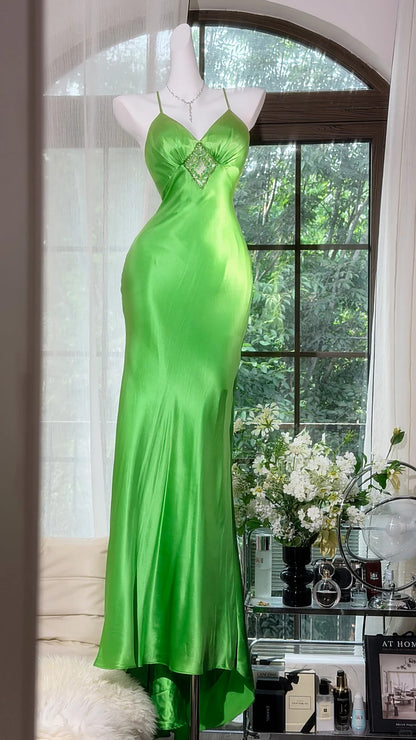 Inspiration Tenues de Soirée Formelles : Robes de Bal Vertes en Satin et Mousseline, Coupe Sirène Sophistiquée, Bretelles Fines, Dos Nu, Longueur Ras du Sol RB4514