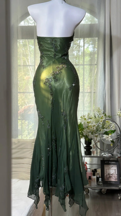 Glitzernde Meerjungfrauen-Abschlussballkleider mit Neckholder in Grün und Perlenstickerei Lange Abendoutfits N3543