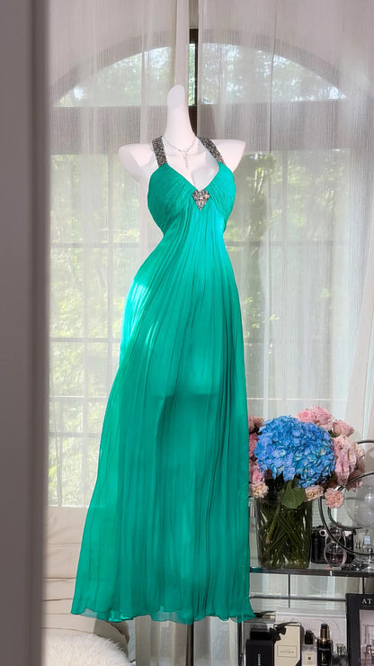 Edles Meerjungfrauen-Neckholder-Abendkleid aus grünem Chiffon, rückenfrei, bodenlang, Inspiration für formelle Outfits RB4513