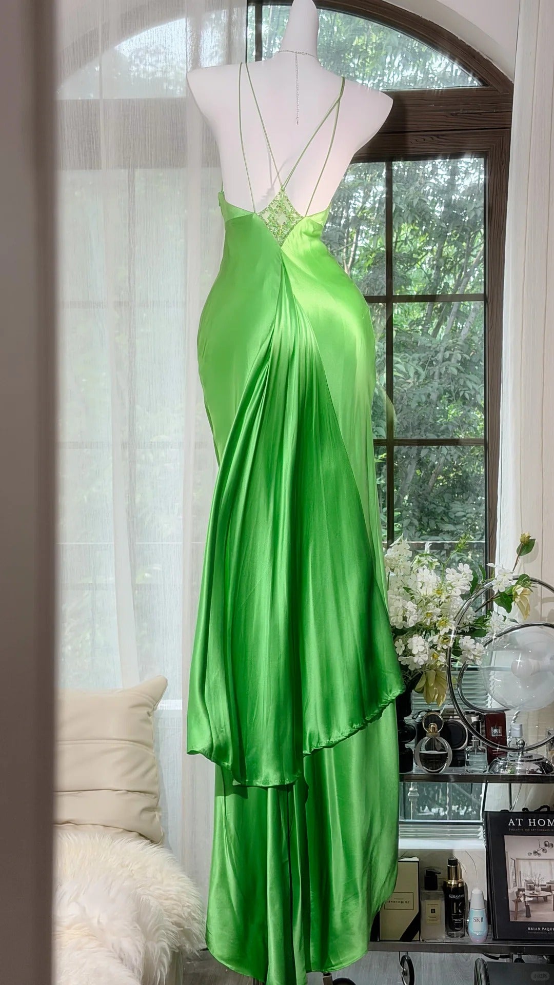 Inspiration Tenues de Soirée Formelles : Robes de Bal Vertes en Satin et Mousseline, Coupe Sirène Sophistiquée, Bretelles Fines, Dos Nu, Longueur Ras du Sol RB4514
