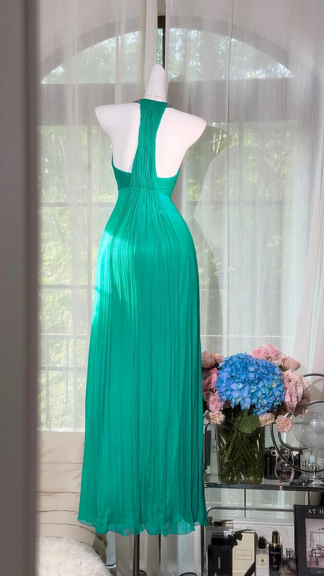 Edles Meerjungfrauen-Neckholder-Abendkleid aus grünem Chiffon, rückenfrei, bodenlang, Inspiration für formelle Outfits RB4513