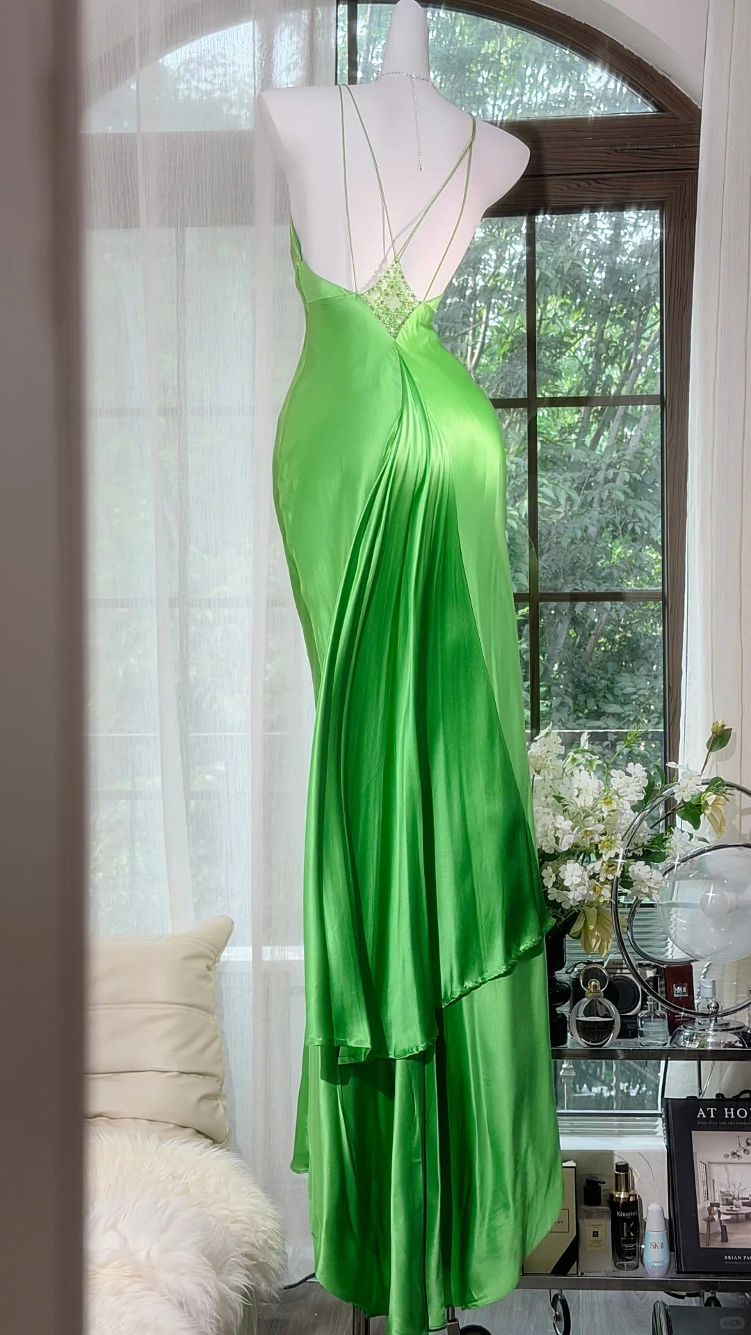 Inspiration Tenues de Soirée Formelles : Robes de Bal Vertes en Satin et Mousseline, Coupe Sirène Sophistiquée, Bretelles Fines, Dos Nu, Longueur Ras du Sol RB4514