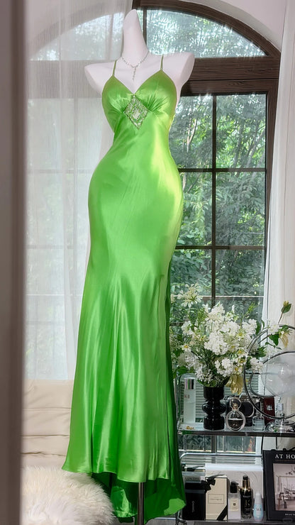 Inspiration Tenues de Soirée Formelles : Robes de Bal Vertes en Satin et Mousseline, Coupe Sirène Sophistiquée, Bretelles Fines, Dos Nu, Longueur Ras du Sol RB4514