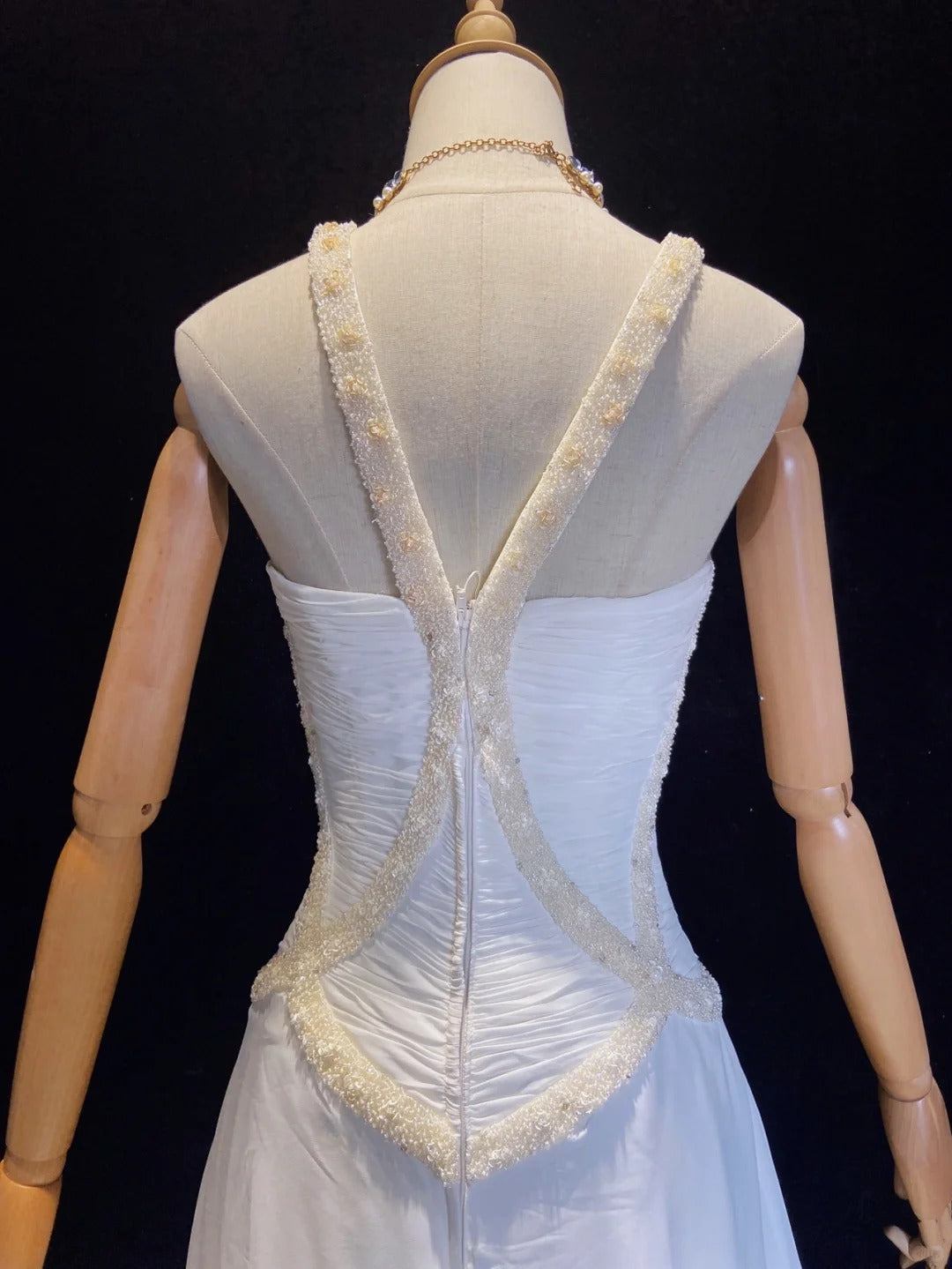 Robes de mariée romantiques Sirène Halter Chiffon avec perles Blanches Longue Robe de mariée N3404