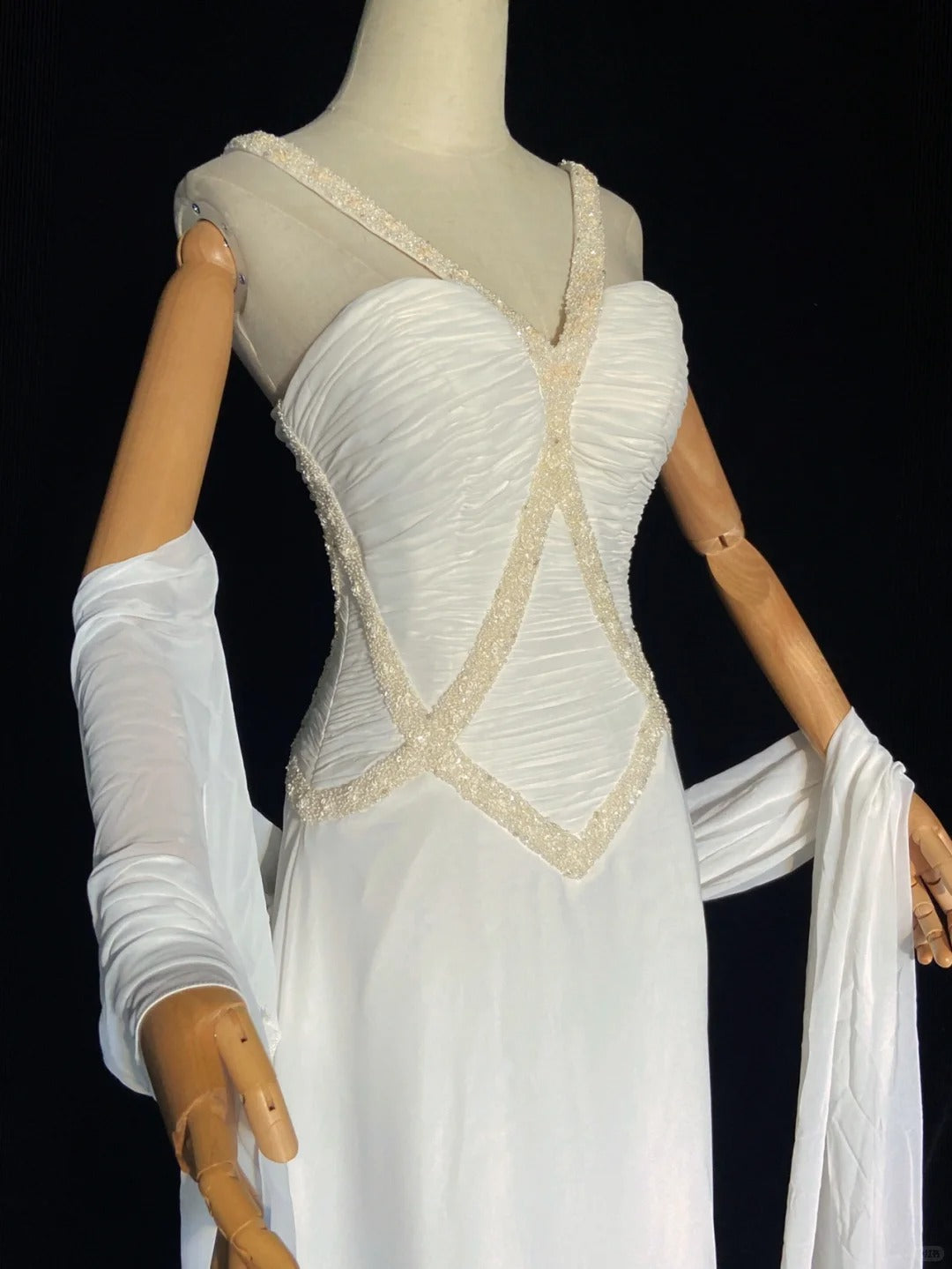 Robes de mariée romantiques Sirène Halter Chiffon avec perles Blanches Longue Robe de mariée N3404