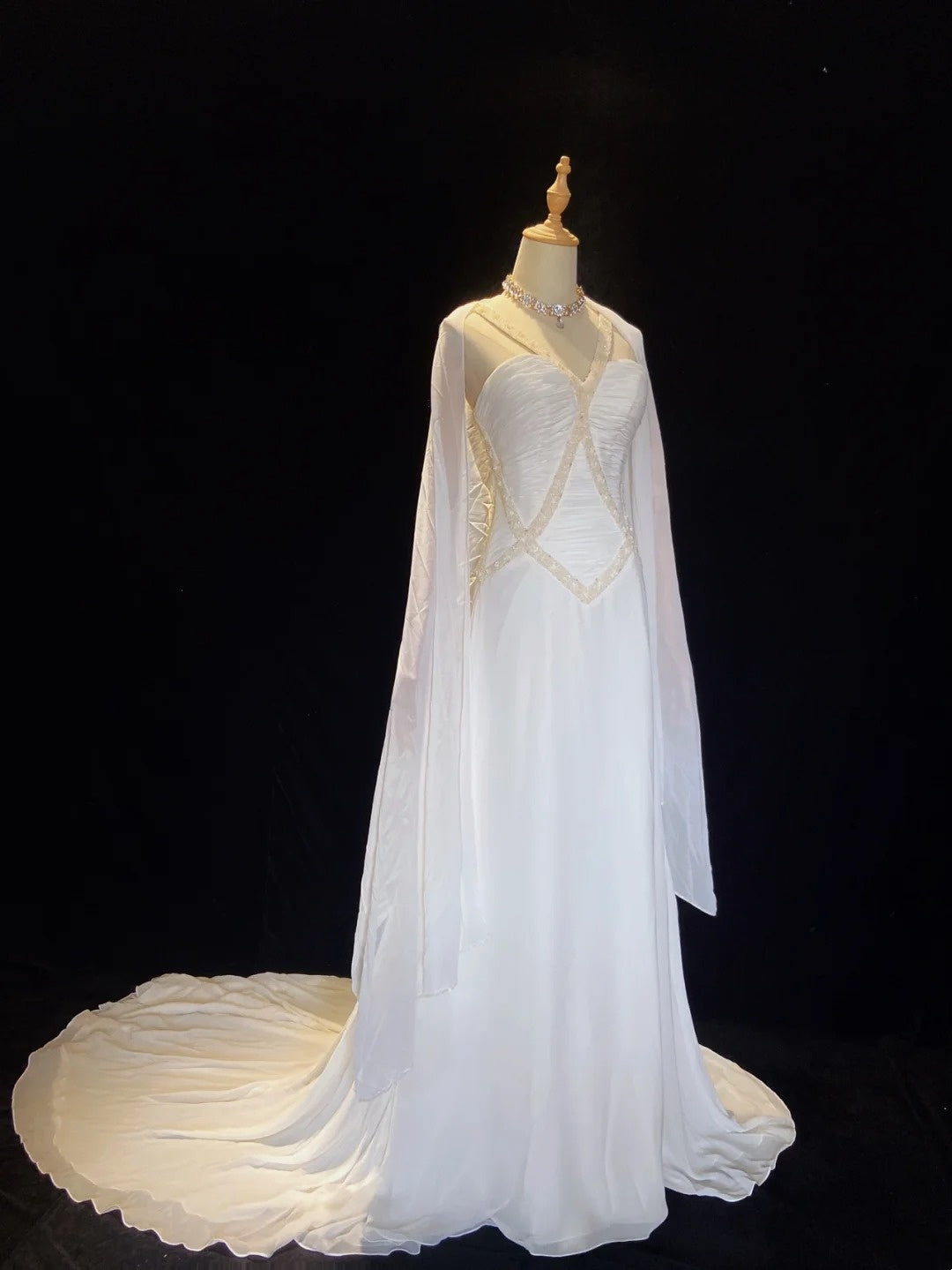 Robes de mariée romantiques Sirène Halter Chiffon avec perles Blanches Longue Robe de mariée N3404